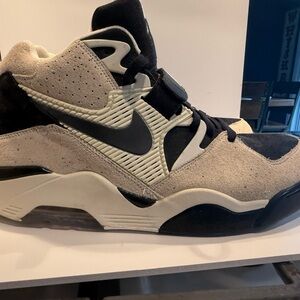 Nike 180 Air Black and Cream Athletic Sneakers